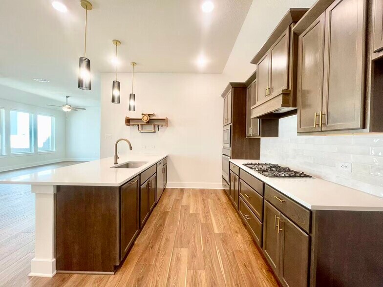 Building Photo - 3320 Eddington Dr