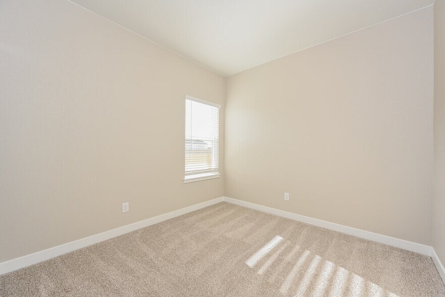 Building Photo - 9482 Yampa Ct