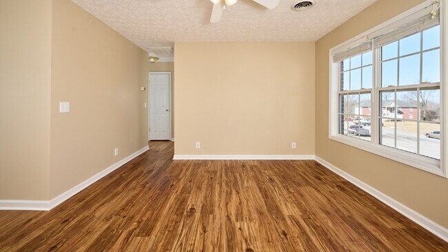 Building Photo - For Rent: 2BR, 1 1/2 BA condo, upstairs unit. Special: $400 off the first month for a lease that ...