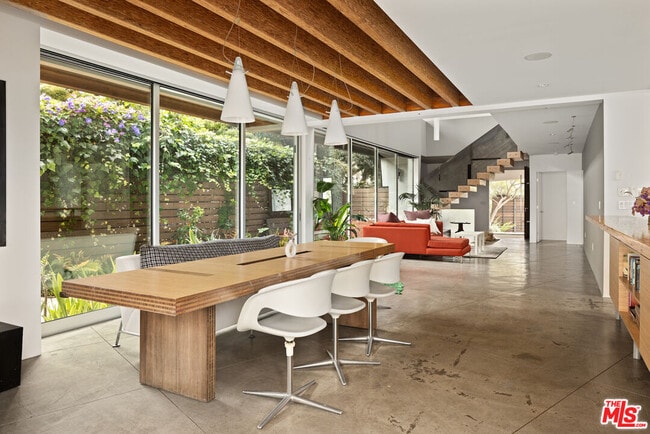 Building Photo - 710 Milwood Ave