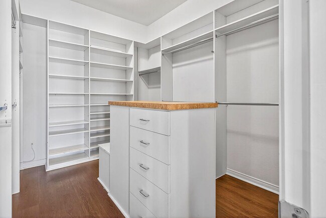 Building Photo - 5 Curie Ct