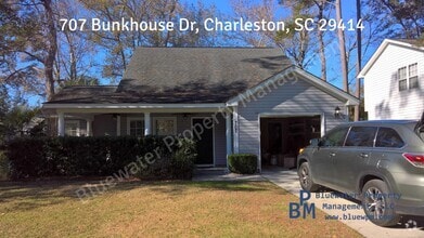 Building Photo - 707 Bunkhouse Dr