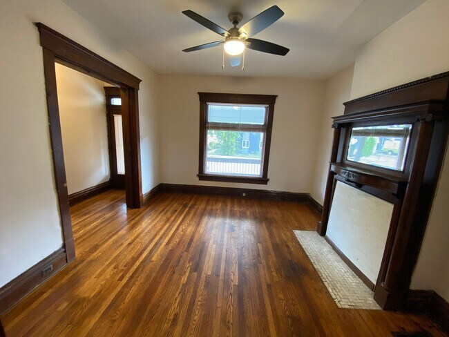 Building Photo - 252-254-254 King Ave