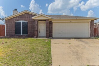 Building Photo - Newly Renovated Gem in Fort Worth!