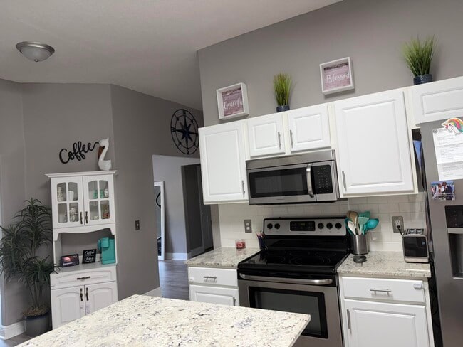 Building Photo - 2216 Smallwood Dr