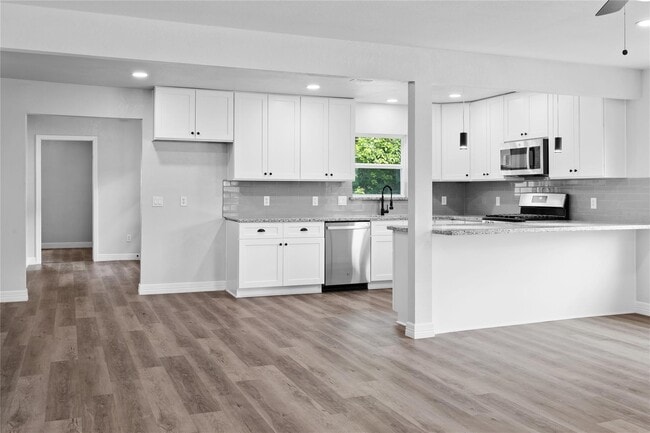 Building Photo - 524 Dunnam Ave