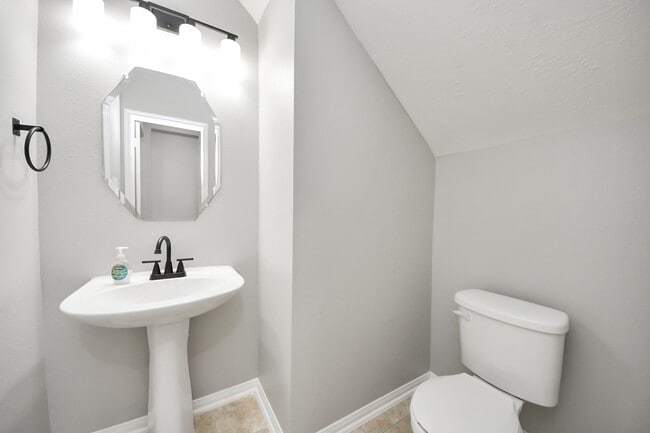 Building Photo - 13111 Porter Meadow Ln