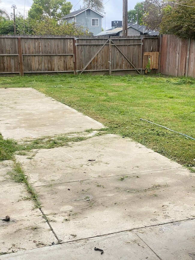 Building Photo - 148 N West St