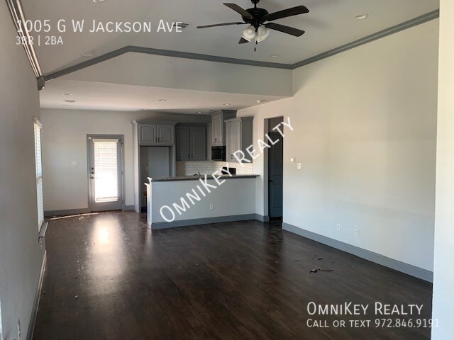 Building Photo - 1005 G W Jackson Ave