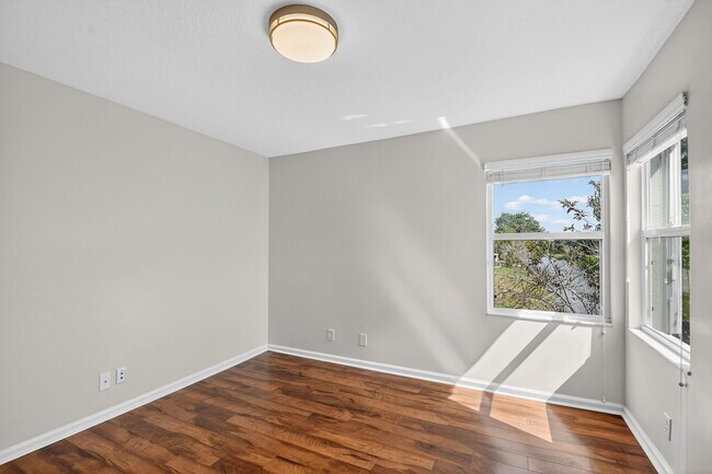 Building Photo - 1856 Capeside Cir