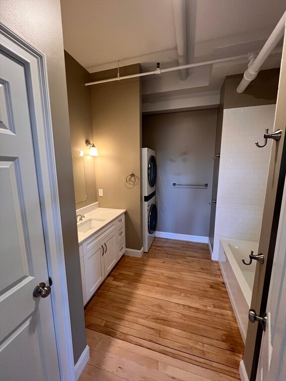 Building Photo - 158 Main St