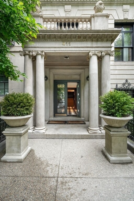Building Photo - 409 Commonwealth Ave