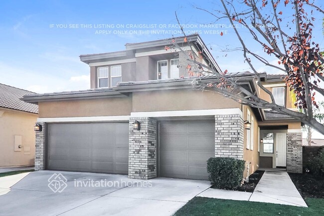 Building Photo - 34208 Pinehurst Dr