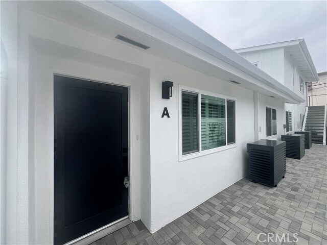 Building Photo - 134 Avenida Florencia