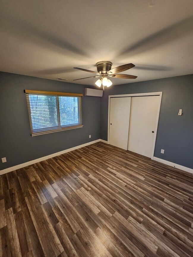 Building Photo - Chapel Hill / Finley Forest Townhouse AVAIL