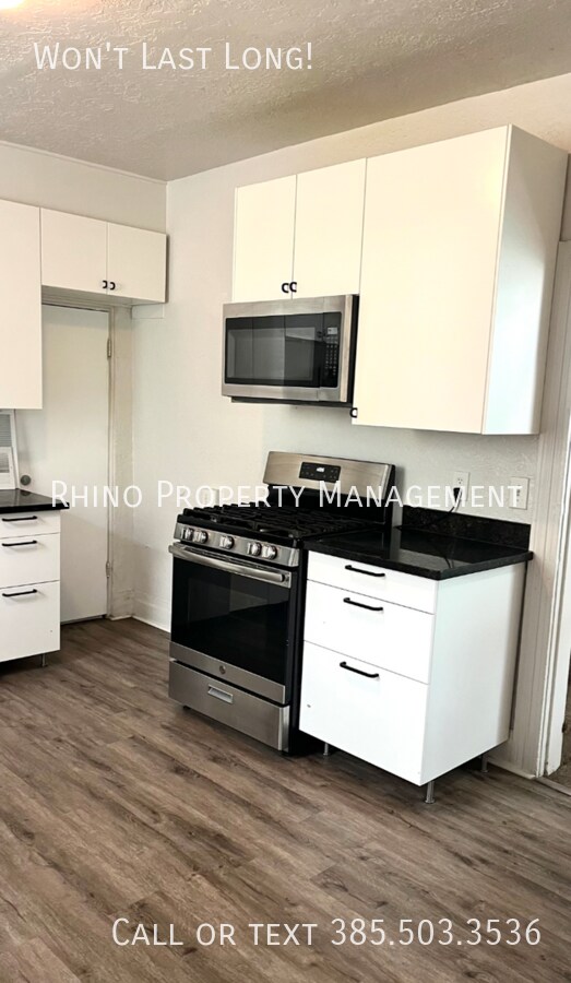 Building Photo - 807 20th St