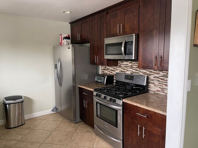 Kitchen - 700 E Carson St