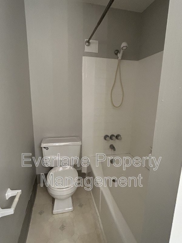 Building Photo - 10243 Bayton Ct