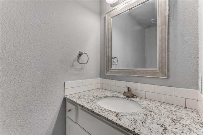 Building Photo - 1348 N Corsica Dr