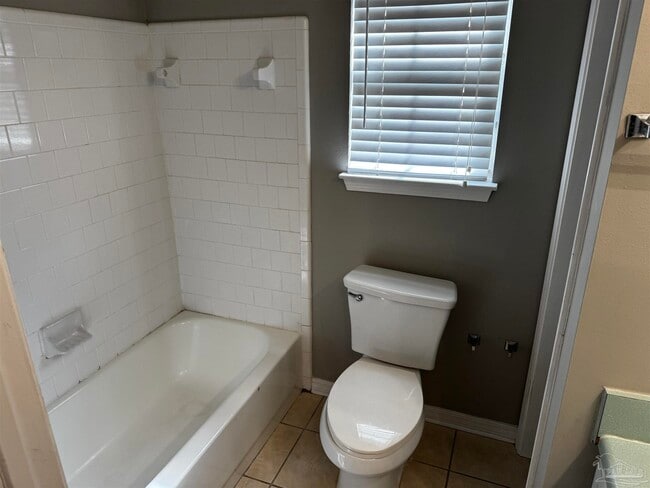 Building Photo - 9184 Arand Dr