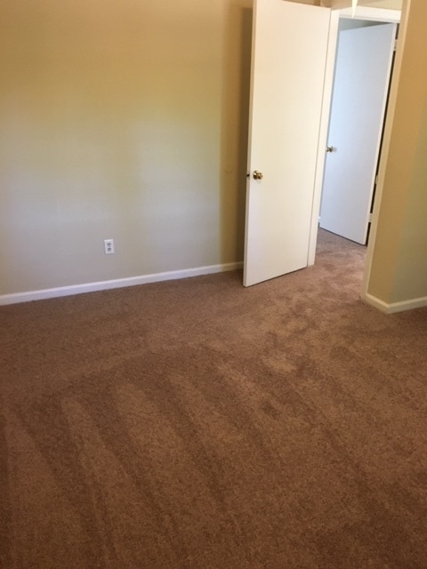 Building Photo - 549 Thorpe St