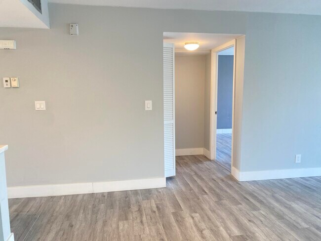 Building Photo - 20 Royal Palm Way
