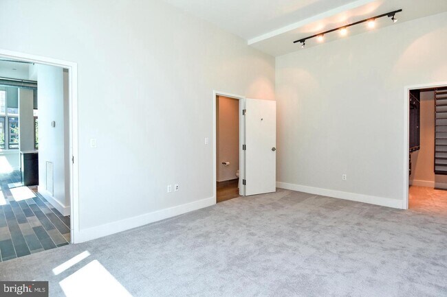 Building Photo - 7809 Woodmont Ave