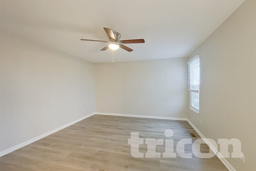 Building Photo - 4 Sapphire Ct