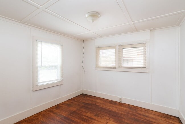 Building Photo - Charming 3 bedroom 1 bath home!