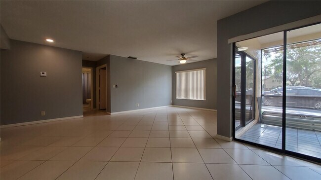 Building Photo - 3831 Cocoplum Cir