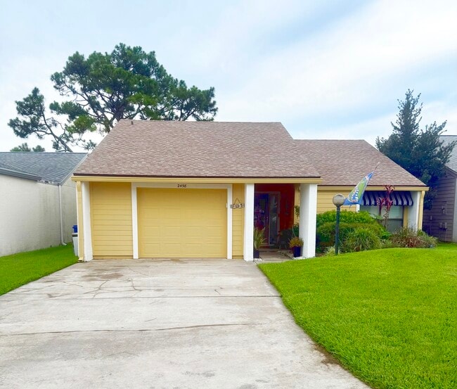 Primary Photo - 2458 Lorraine Ct S
