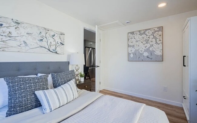 Building Photo - 518 Cortes St