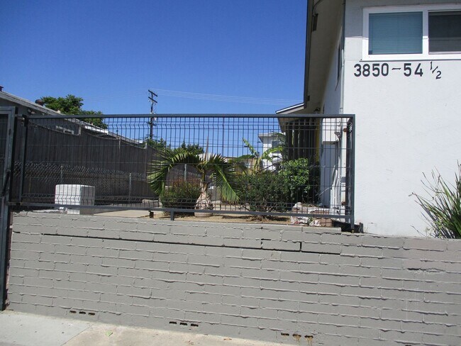 Building Photo - City Heights Remodeled 1 Bdr 1 Ba 2nd floor apartment.