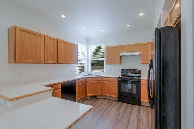 Building Photo - 8302 Cooper River Dr