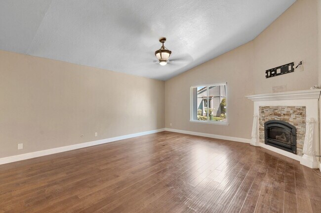 Building Photo - 1808 Cougar Ln