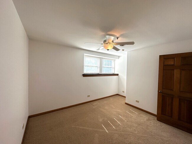 Building Photo - 730 N Seminary Ave