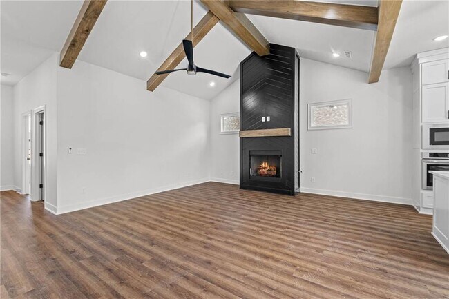 Building Photo - 1821 Lotus Rd