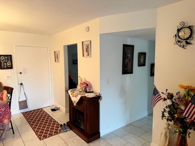 Building Photo - 502 Davis Rd