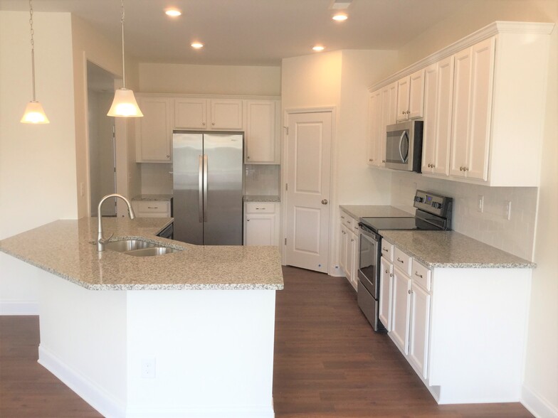 Building Photo - 10831 Maryanna Ct