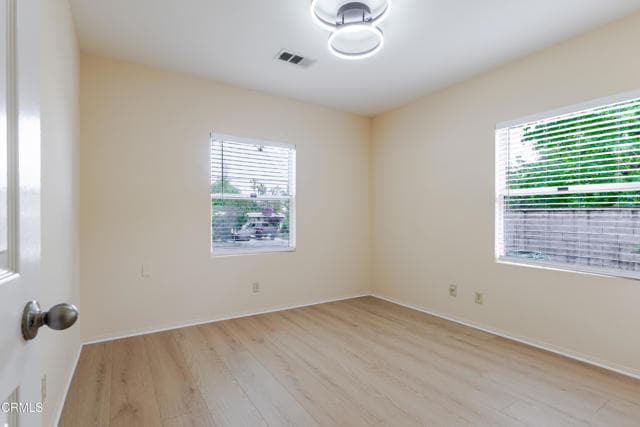 Building Photo - 385 Eaton Dr