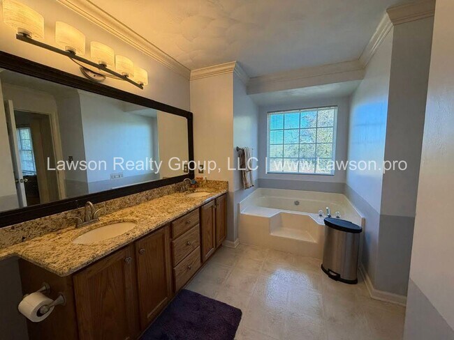 Building Photo - Gorgeous Classic Cave Spring Colonial in S...