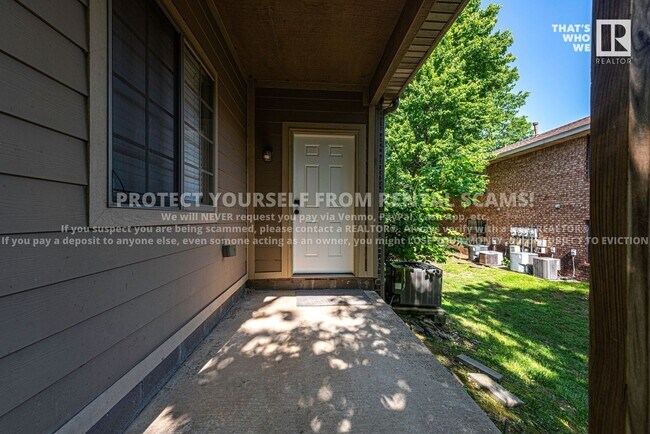 Building Photo - 758 W Breeze Cv