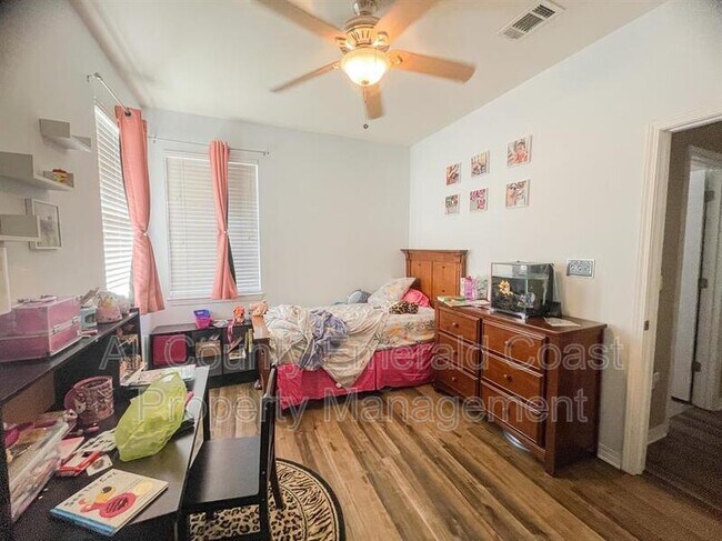 Building Photo - 304 Peoria Blvd