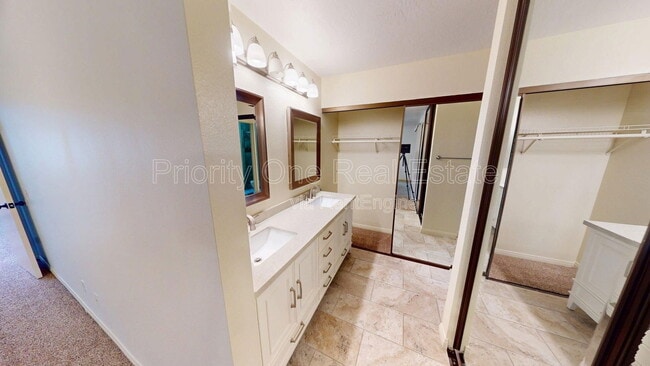 Building Photo - 13274 Creek Park Ln