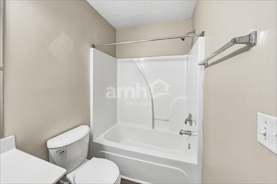Building Photo - 221 Scarlet Ridge Ct