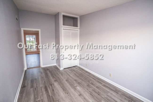 Building Photo - 2764 Kavalier Dr