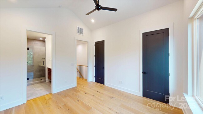 Building Photo - 160 Mattoon St