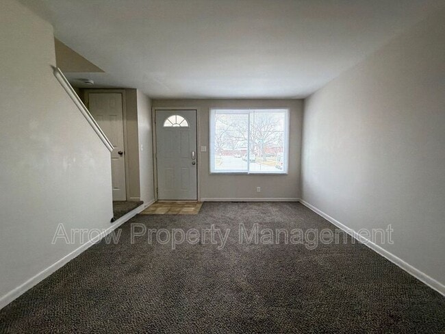 Building Photo - 5443 Benton St