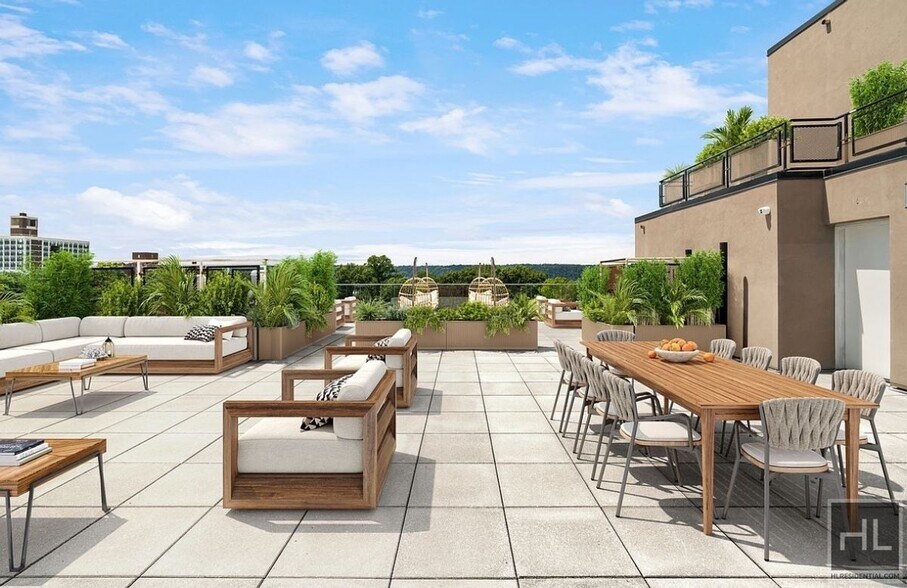 Building Photo - Gorgeous 1 bedroom with private balcony & laundry hookup