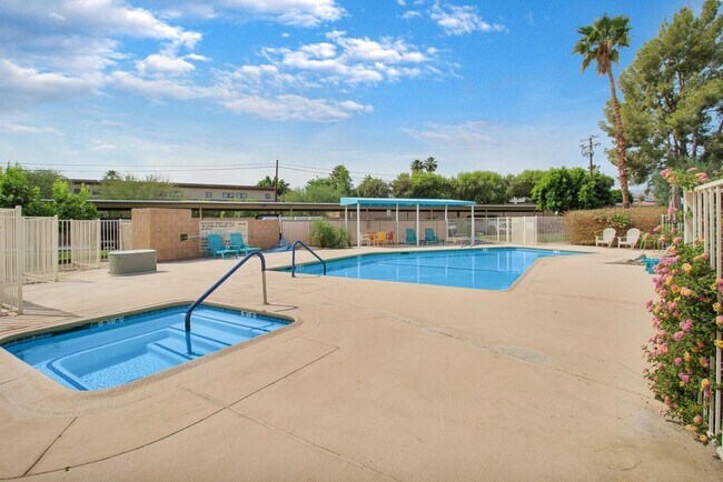 Building Photo - 77845 California Dr